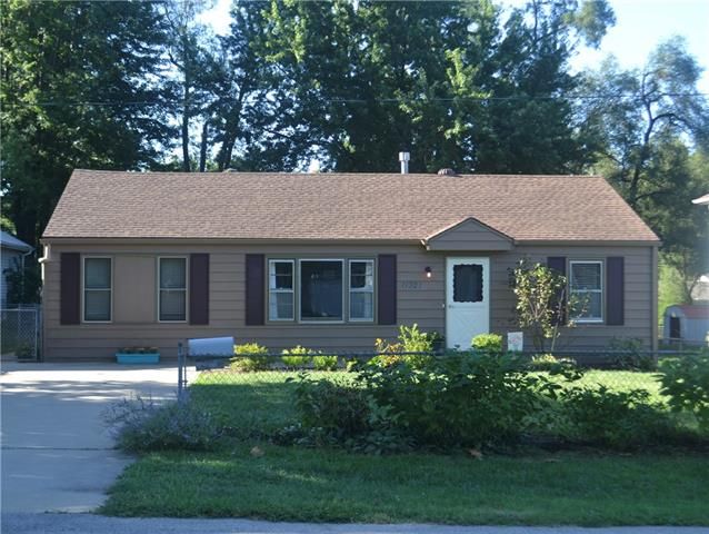 11321 W 67th Ter, Shawnee, KS 66203