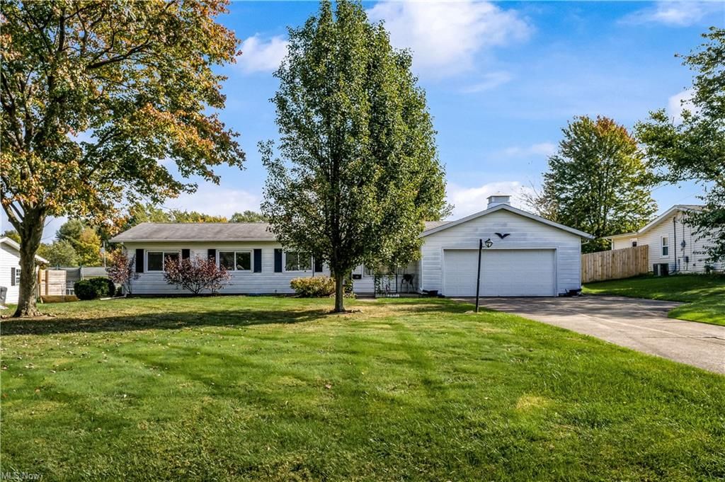 2137 Hathaway Dr, Brunswick, OH 44212