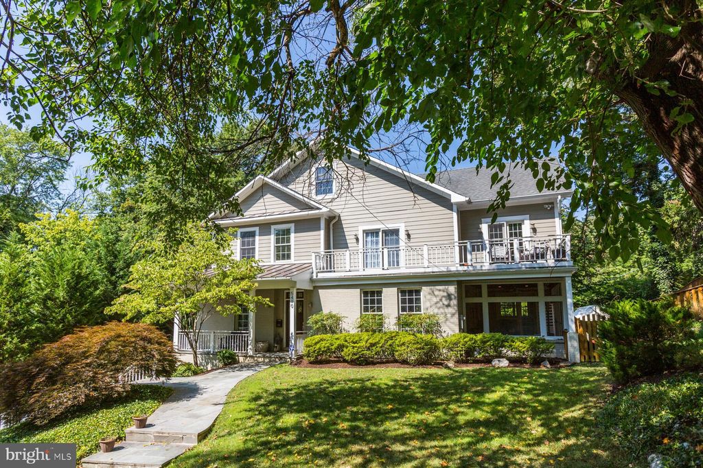 5410 Wehawken Rd, Bethesda, MD 20816