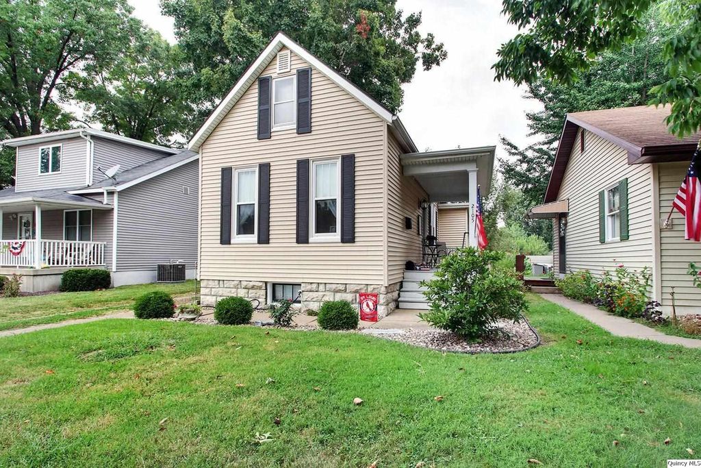 2105 Jefferson St, Quincy, IL 62301