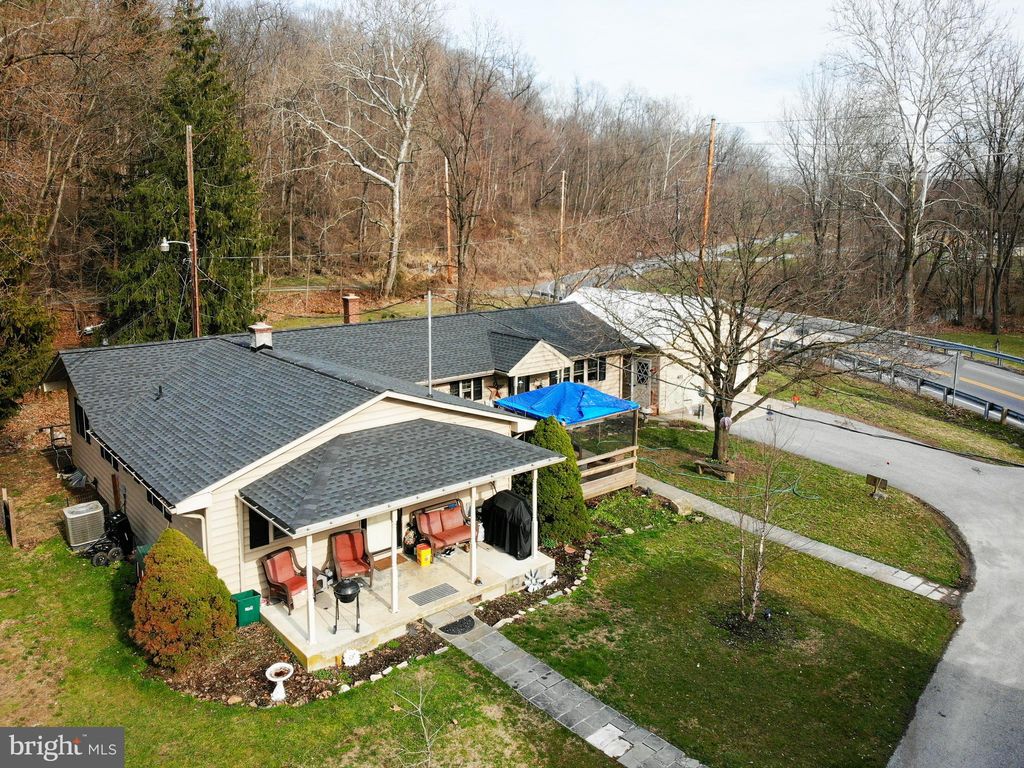403 S Bridge St, Christiana, PA 17509