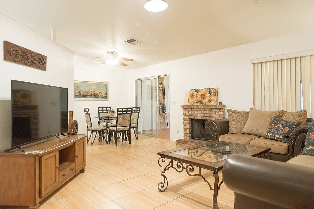 7138 Sixshooter Dr, Las Vegas, NV 89119