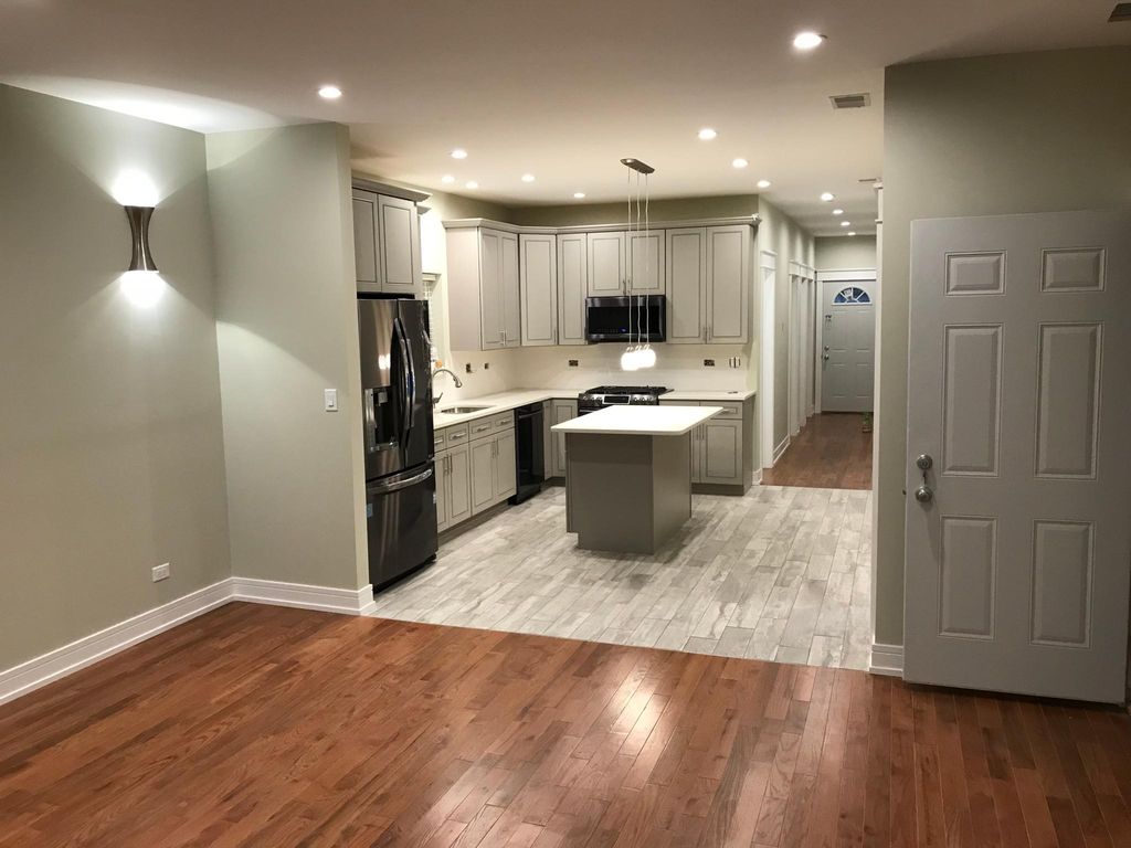 5742 W Windsor Ave #2, Chicago, IL 60630