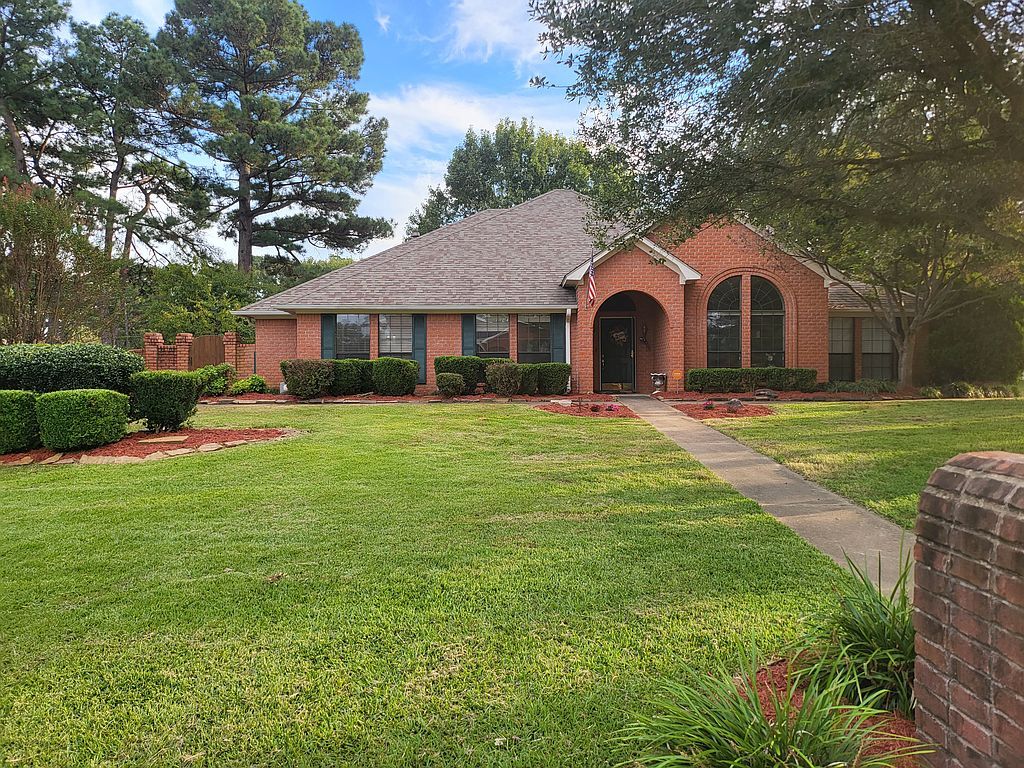 16 Amy Dr, Texarkana, TX 75503