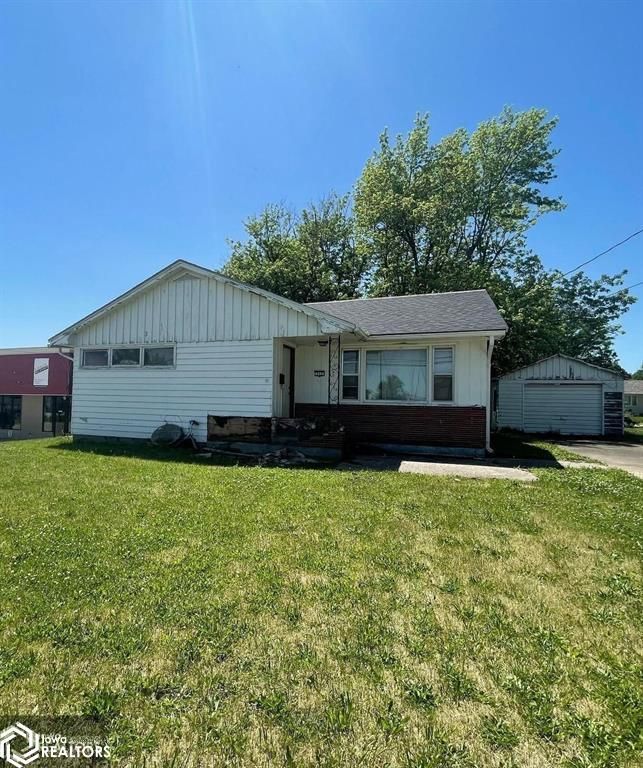 712 N  18th St, Centerville, IA 52544