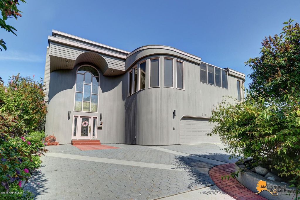 3327 Illiamna Ave, Anchorage, AK 99517