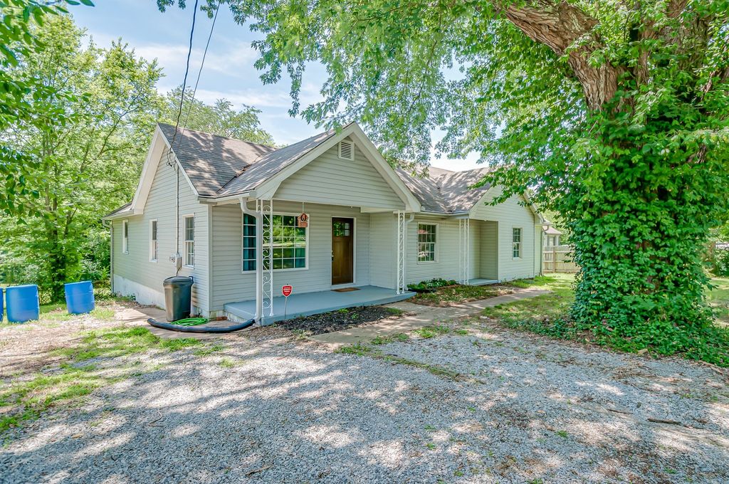 1064 W College St, Greenbrier, TN 37073 Trulia