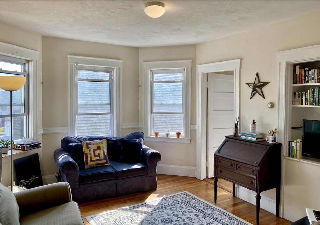 130 Central St #2, Somerville, MA 02145