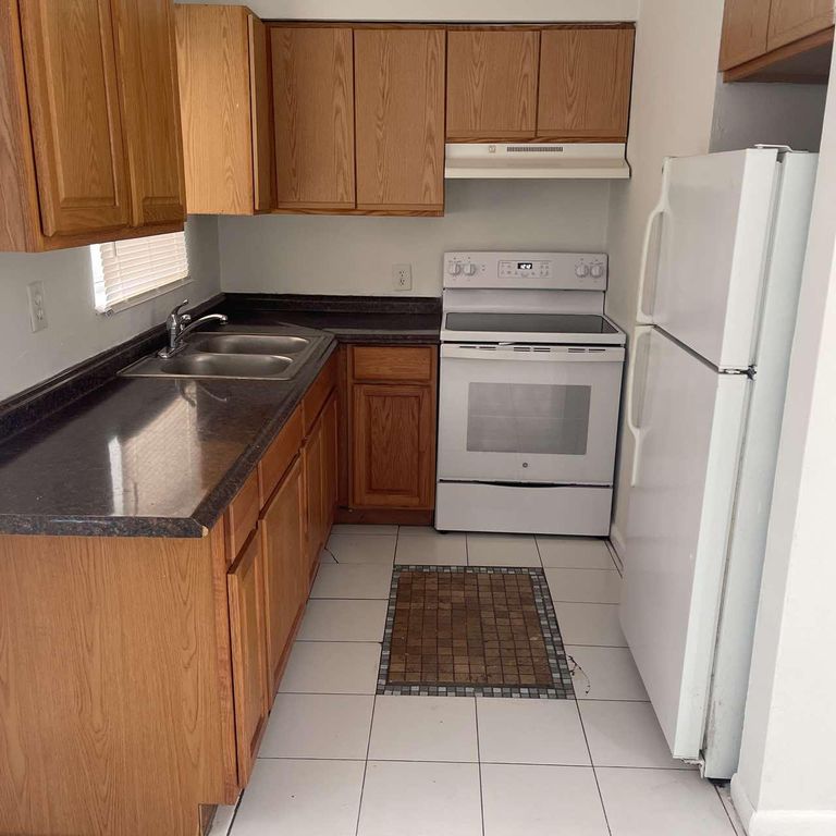 1021 NE 8th Ave #7, Delray Beach, FL 33483