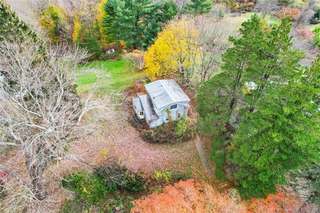 2 S Edgewood Ave, Trumbull, CT 06611