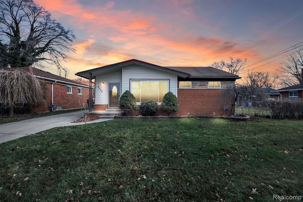 8328 Dixie Ln, Dearborn Heights, MI 48127 See Est. Value, Schools & More