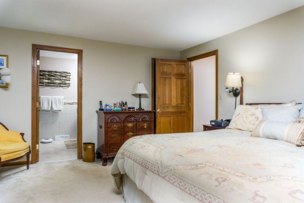 homes for sale in longmeadow ma 01106