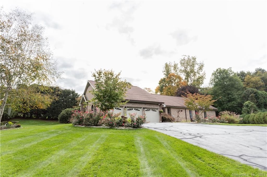 146 Hopewell Rd, South Glastonbury, CT 06073
