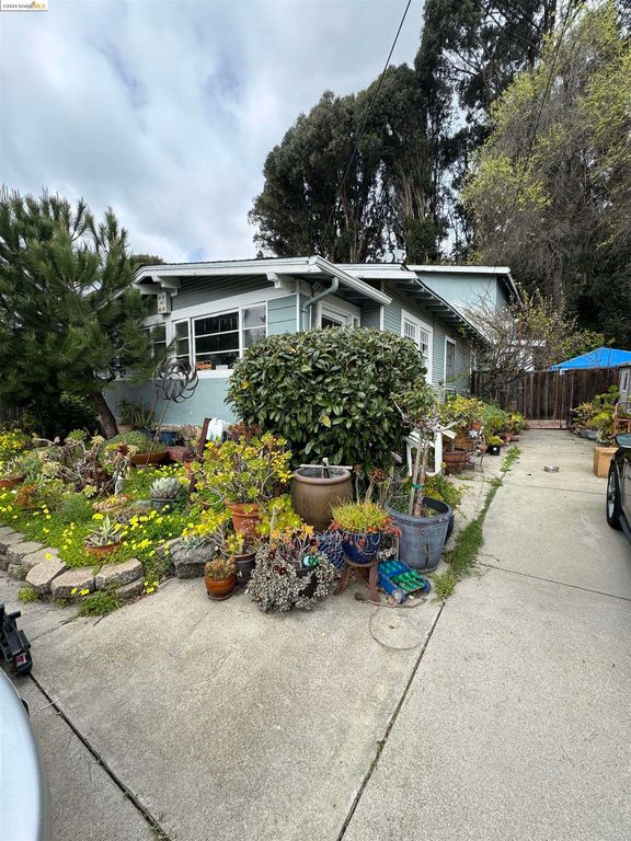 6440 Sunnymere Ave, Oakland, CA 94605