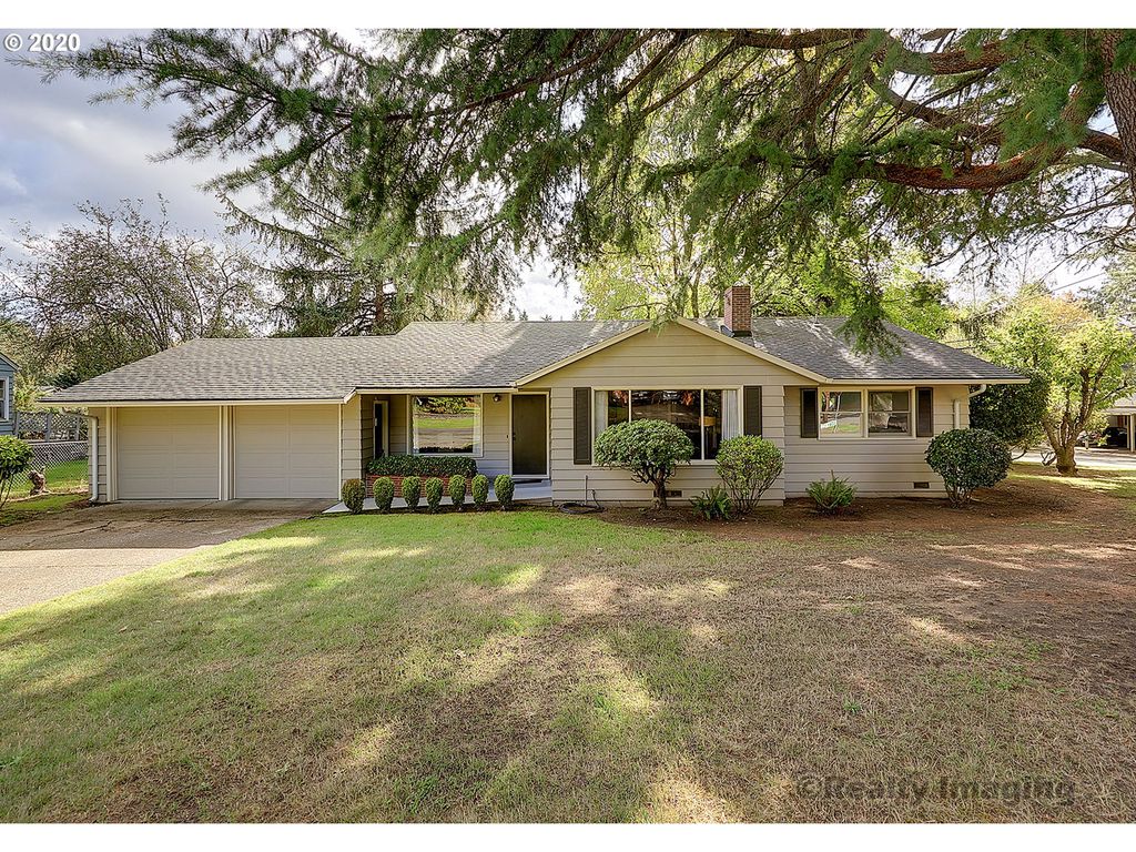 8710 SW Fairway Dr, Portland, OR 97225