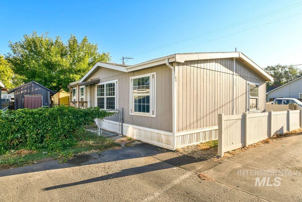 1951 N Hampton Rd #B1, Boise, ID 83704