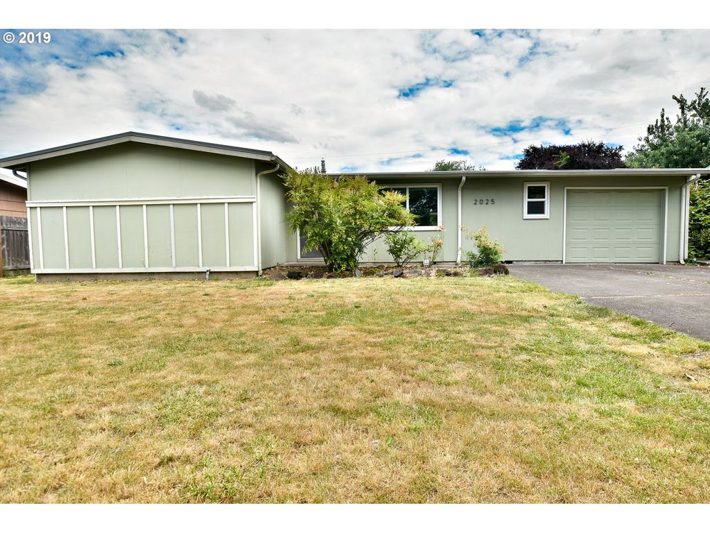 2025 Chambers St, Eugene, OR 3 Bed, 1 Bath SingleFamily Home 22