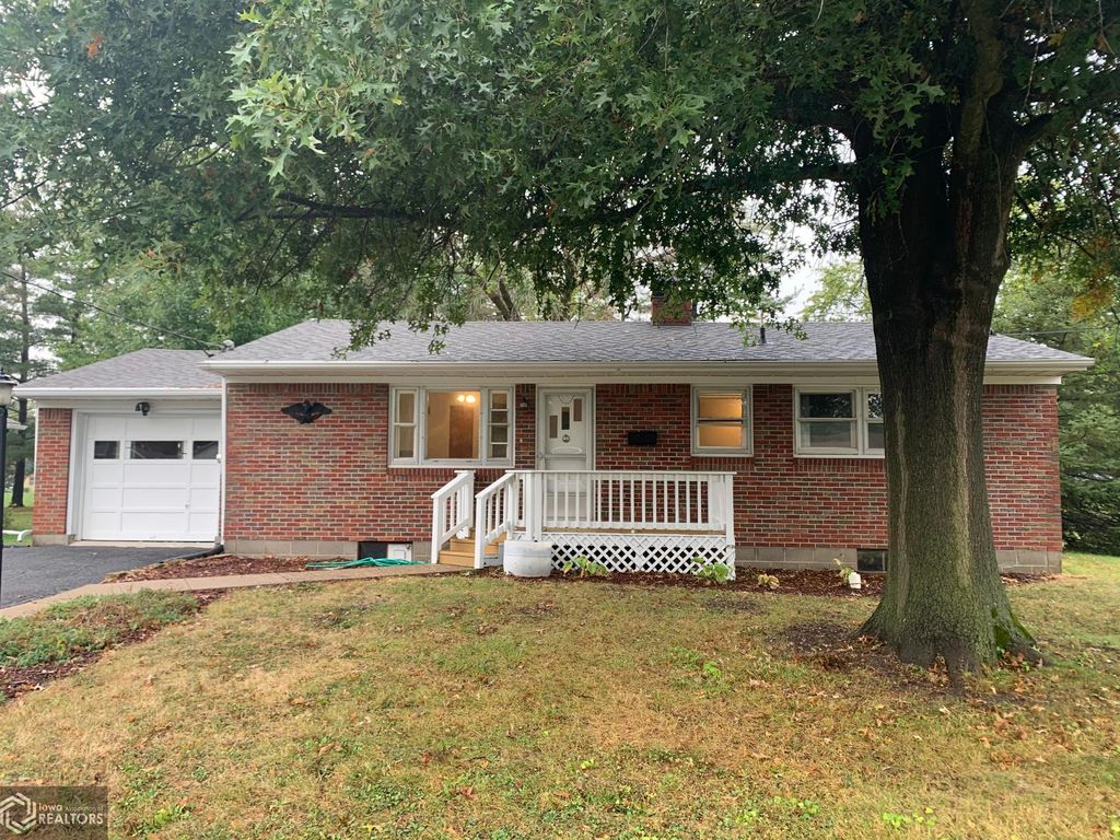 514 S Washington St, Carthage, IL 62321