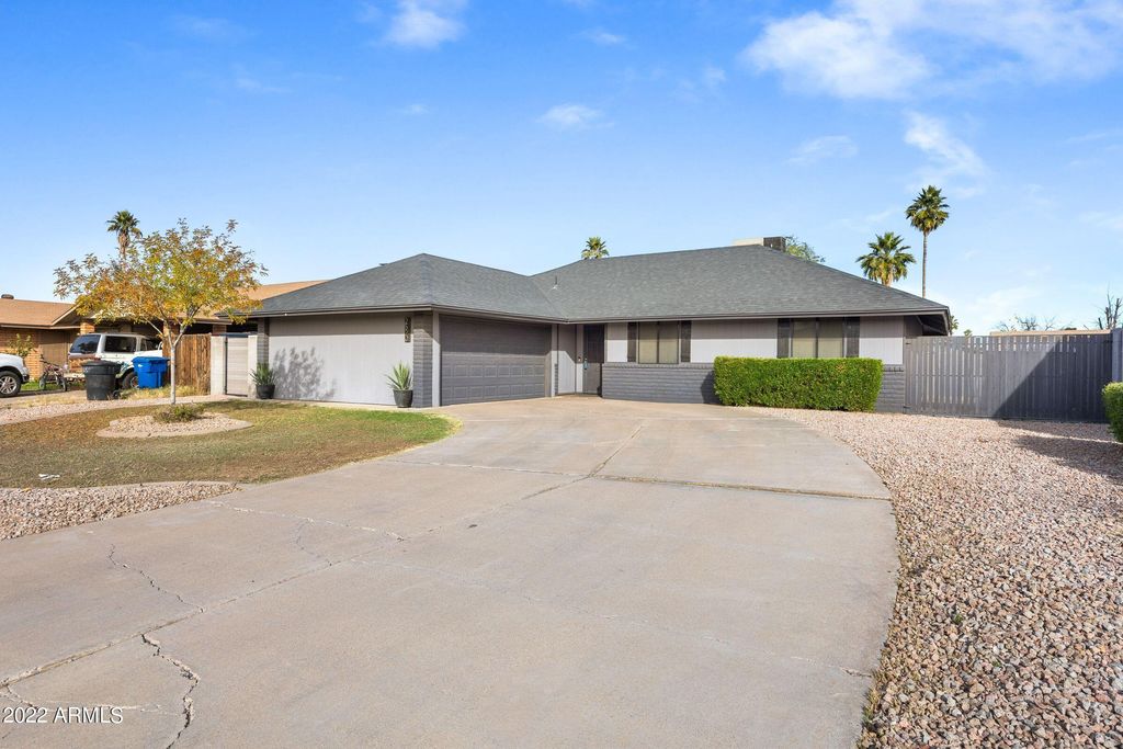 2520 E Javelina Ave, Mesa, AZ 85204