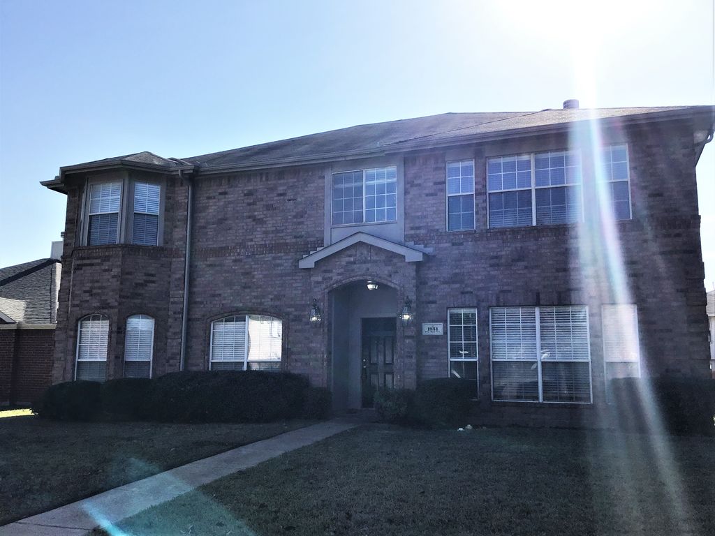 1934 Pin Oak Ln, Lancaster, TX 75146