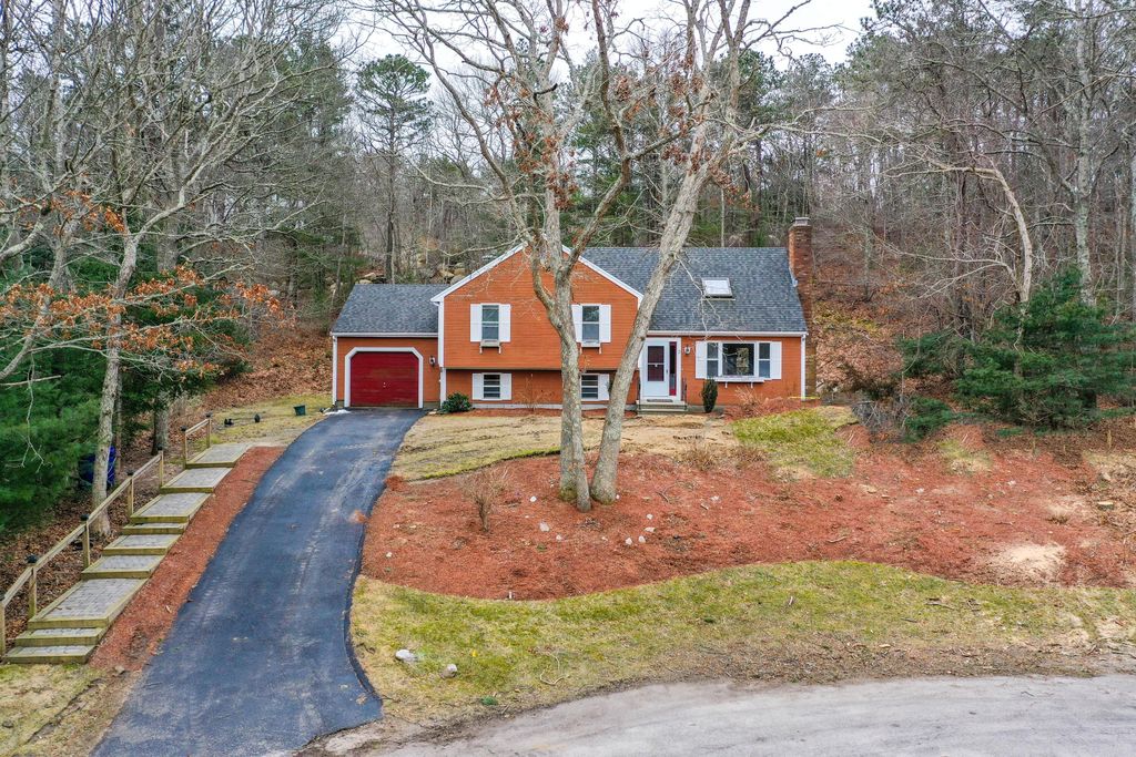 3 Van Circle, Bourne, MA 02532