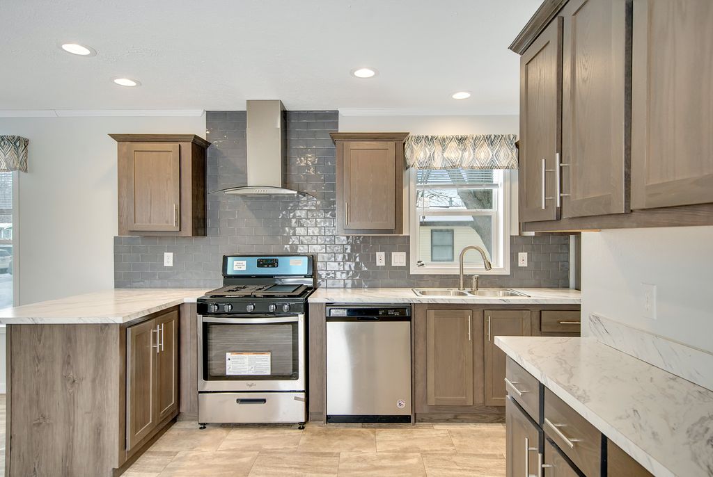 16751 Turner Rd #85, Lansing, MI 48906