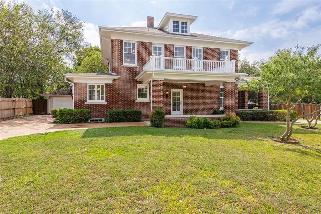 1906 Ambers Cir, Arlington, TX 76010