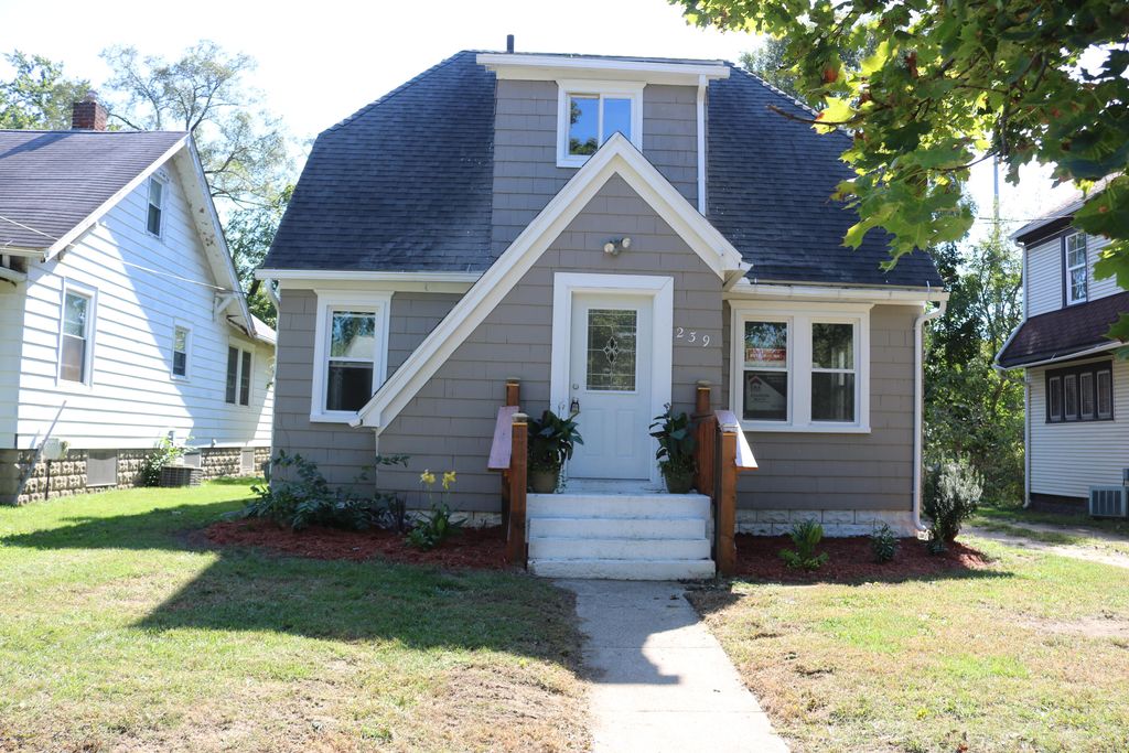 239 W Palmer Ave, Jackson, MI 49203