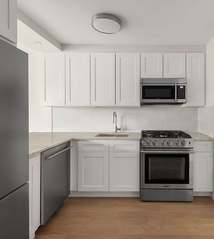 555 Main St 1701 New York NY - F1ed0abb0d3872573ab78f9e21756307 Full