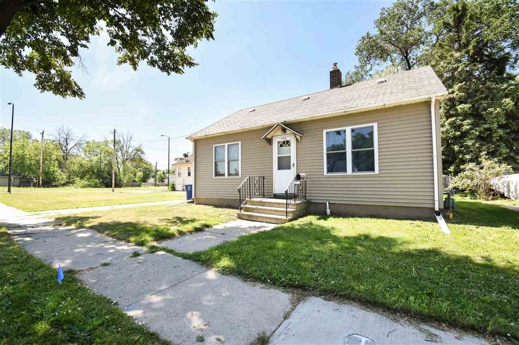 926 Eastman Ave, Green Bay, WI 54302