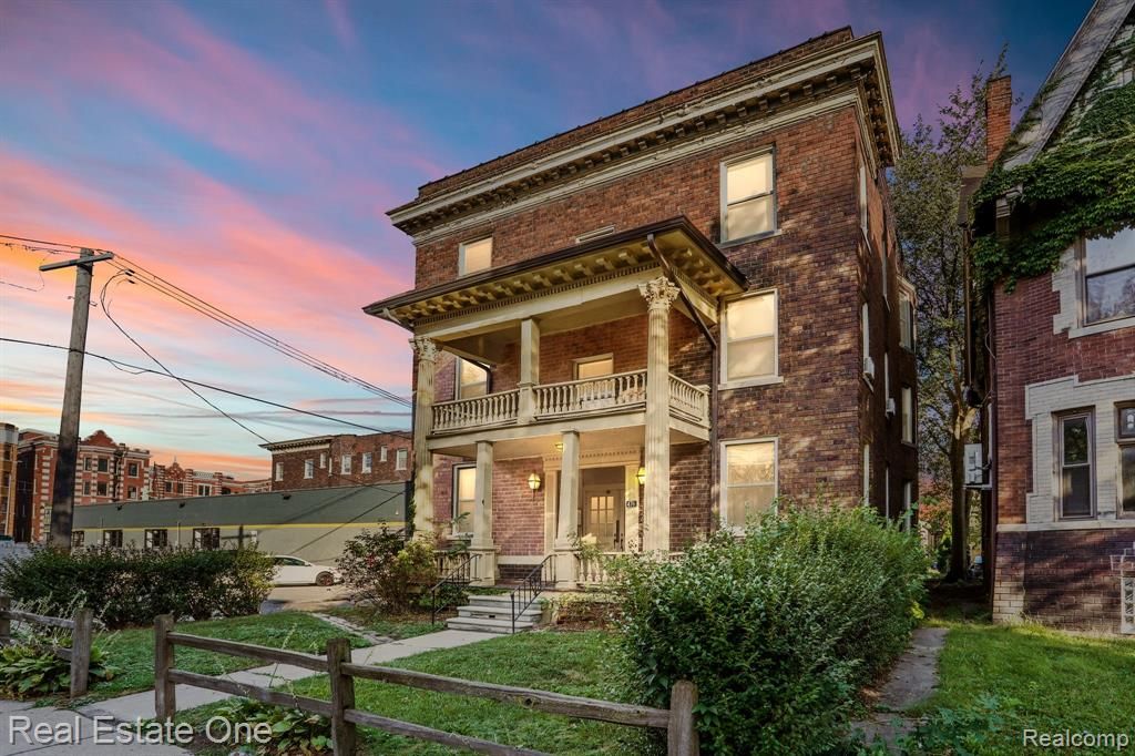 476 Prentis St #1, Detroit, MI 48201