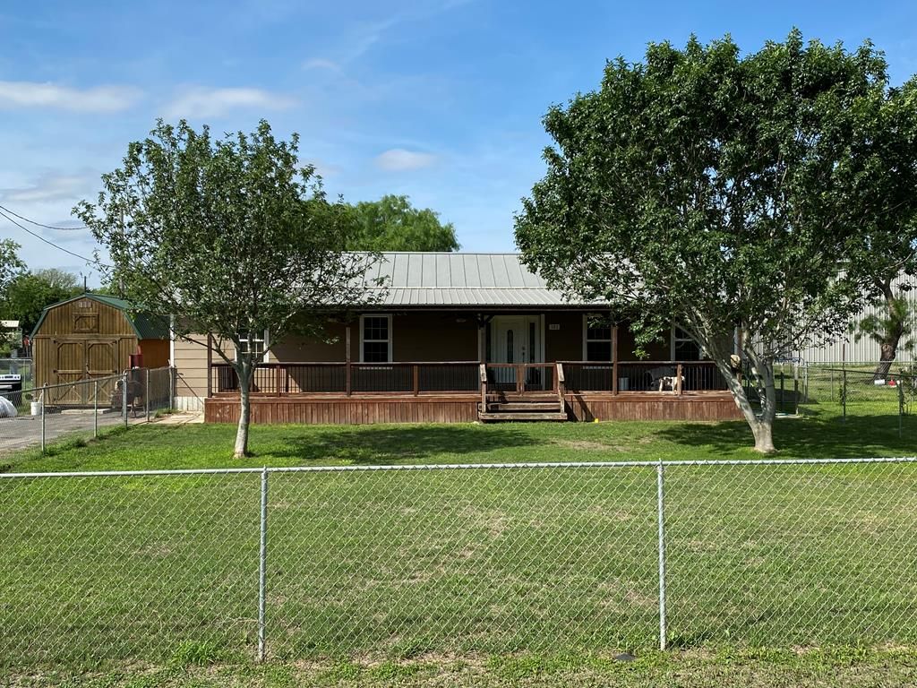 102 FM 1407 B, Carrizo Springs, TX 78834 Trulia