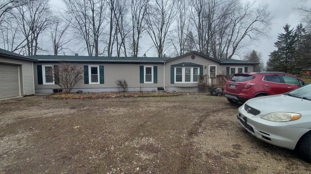 294 Shelby Dr, Coldwater, MI 49036