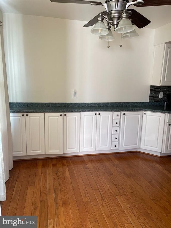 11 Hibiscus Ct #2, Gaithersburg, MD 20878