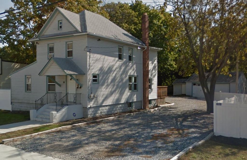 14 Liberty St, Glassboro, NJ 08028