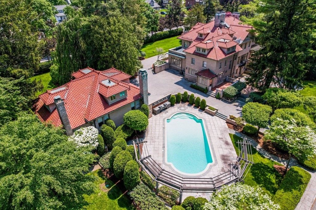 301 Waverley Ave, Newton, MA 02458