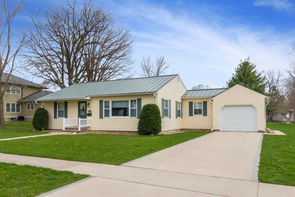 466 E Hilton St, Marengo, IA 52301 Trulia