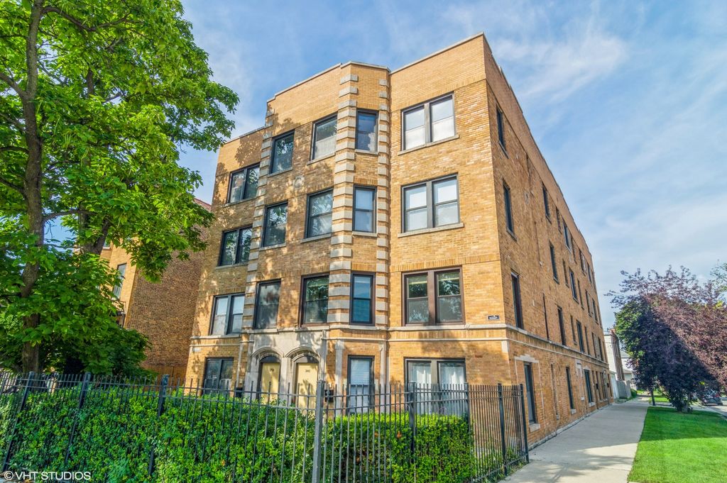 3754 N Bernard St #3A, Chicago, IL 60618