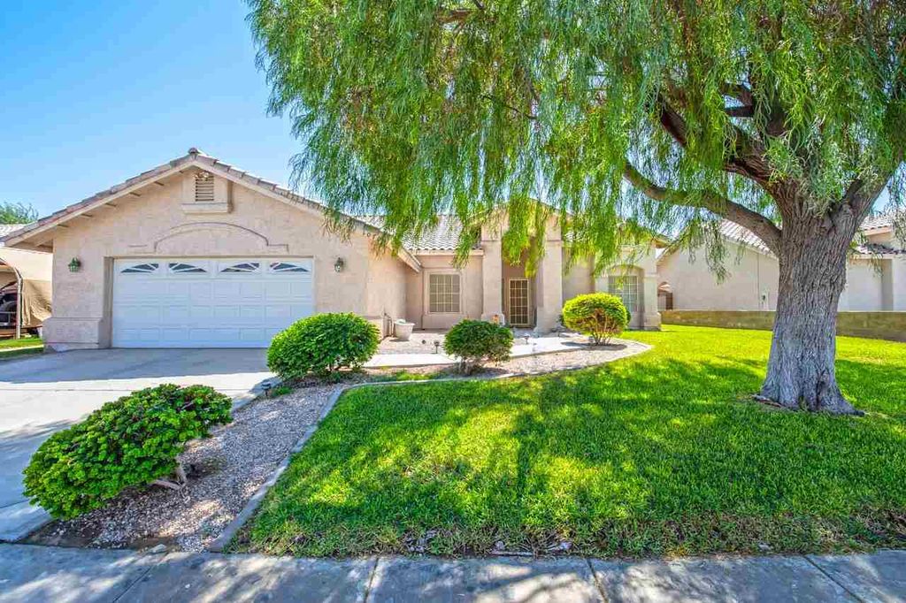 10705 E 38th St, Yuma, AZ 85365