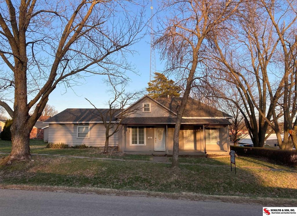 304 Perry St, Odell, NE 68415