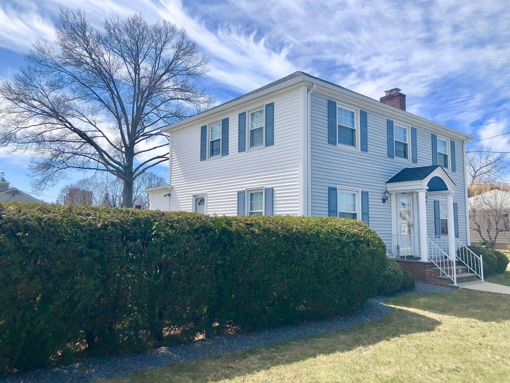 543 Langley St, Fall River, MA 3 Bed, 2 Bath SingleFamily Home 5