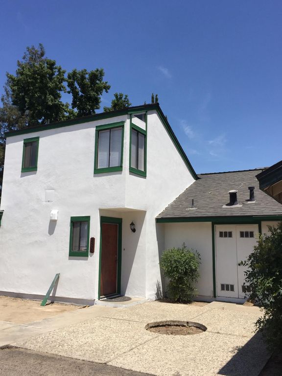 2828 W  Mission Ct, Visalia, CA 93277