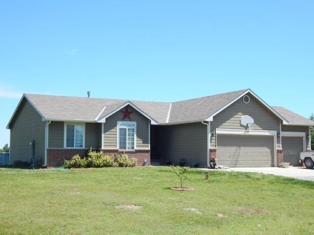 700 Chukker Ln, Haysville, KS 67060