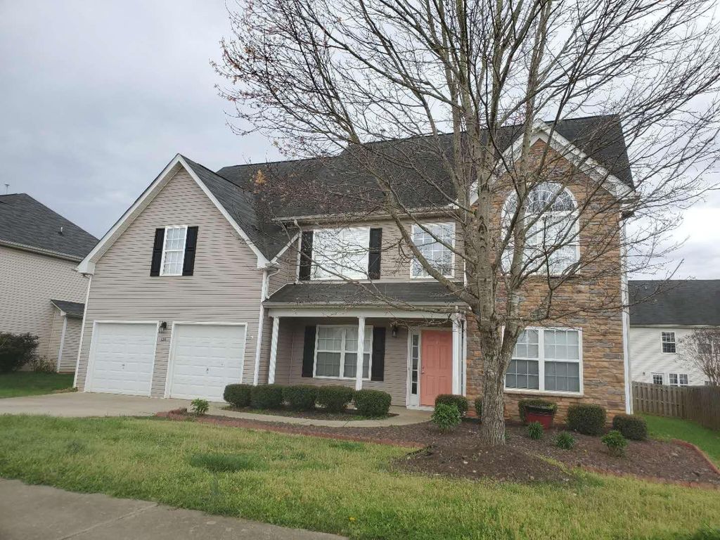 124 Saye Pl, Mooresville, NC 28115