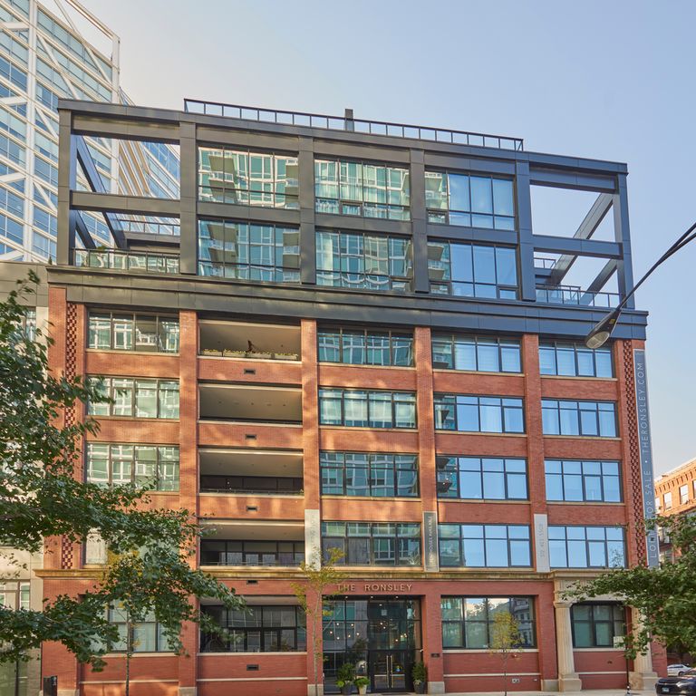 676 N Kingsbury St #1, Chicago, IL 60654