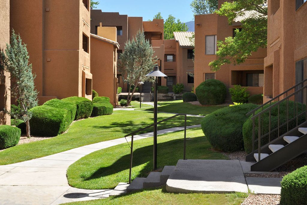 La Mirage Apartment Homes Albuquerque Nm Trulia