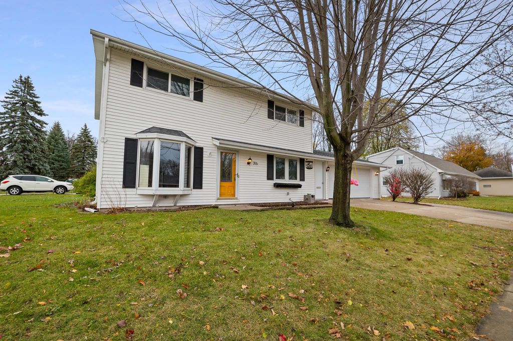 316 N  Locust St, Green Bay, WI 54303