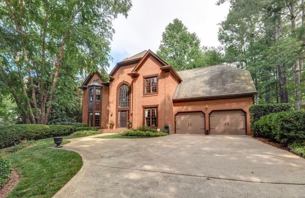 11805 Wildwood Springs Dr, Roswell, GA 5 Bed, 5 Bath SingleFamily