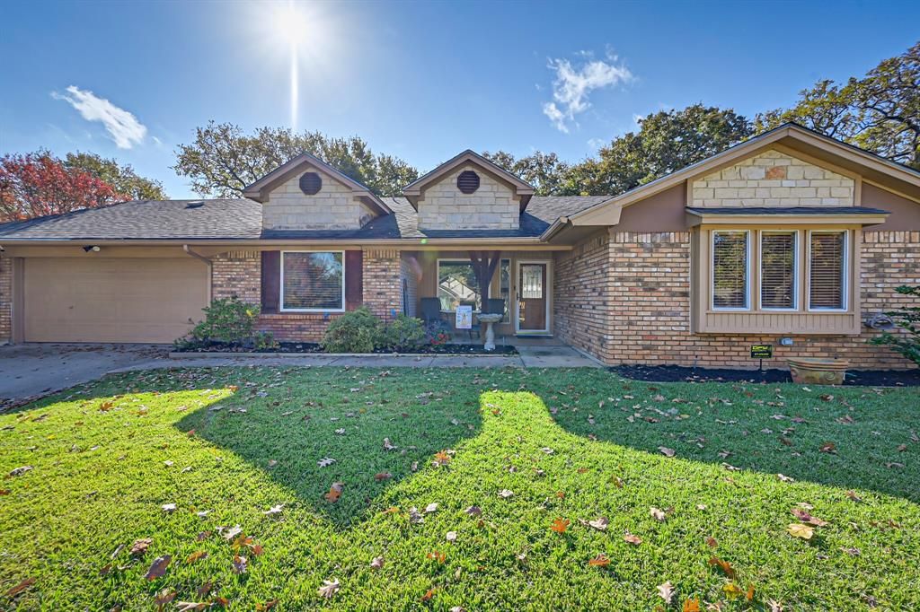 5706 Trail Crest Dr, Arlington, TX 76017