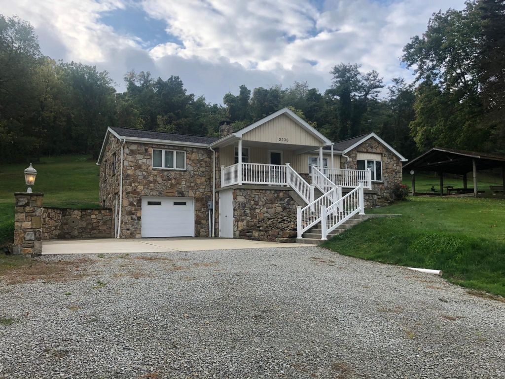 2236 State Route 819, Greensburg, PA 15601 3 Bed, 1 Bath 2236 State Route 819, Greensburg, PA 15601 3 Bed, 1 Bath